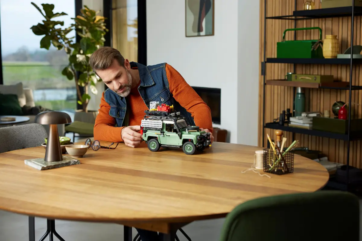 LEGO® ICONS™ 10317 Land Rover Classic Defender 90 - Obrázek 2