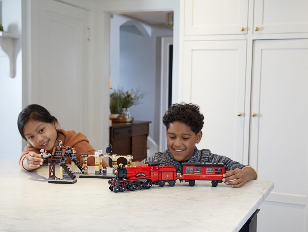 LEGO® Harry Potter™ 75955 Spěšný vlak do Bradavic - Obrázek 2