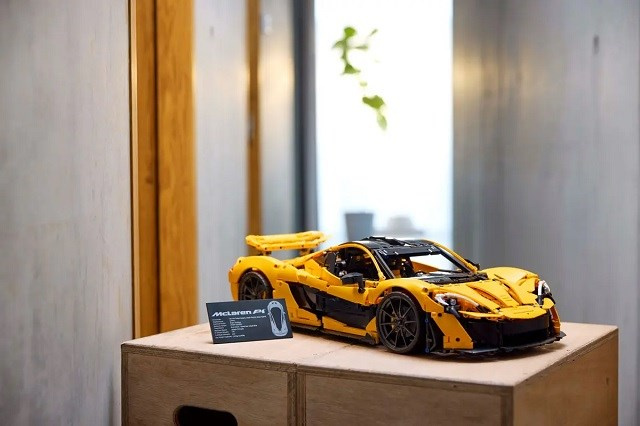 LEGO® Technic 42172 McLaren P1™ - Obrázek 5