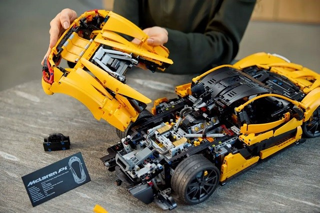 LEGO® Technic 42172 McLaren P1™ - Obrázek 4