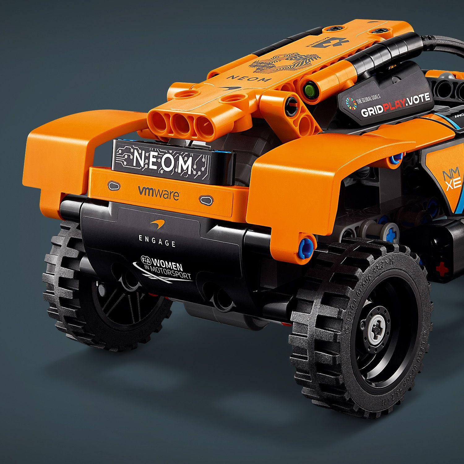 LEGO Technic 42166 Neom McLaren Extreme E Race Car (POMAČKANÁ KRABICE) - Obrázek 5