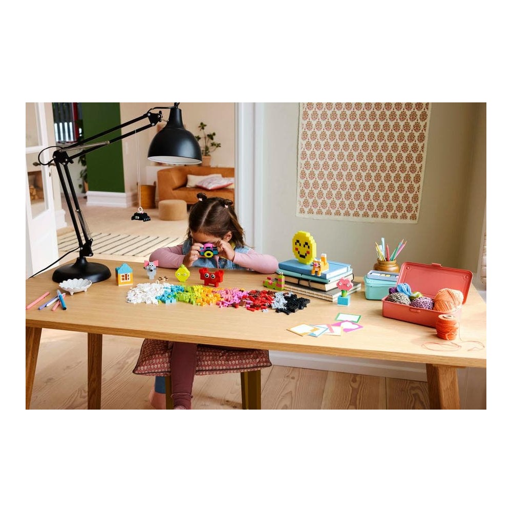 LEGO® Classic 11042 Kreativní veselá krabička - Obrázek 4