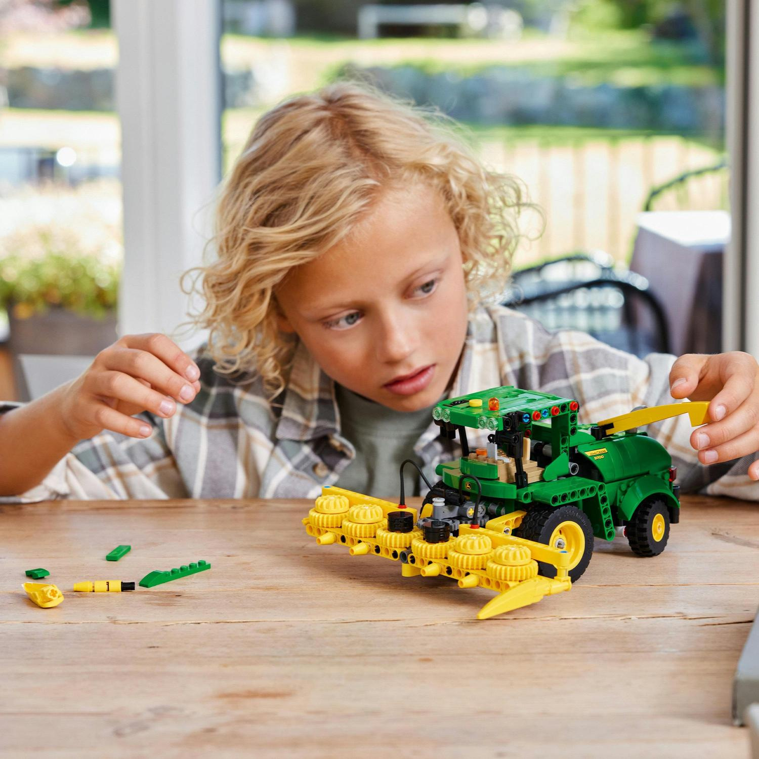 LEGO® Technic 42168 Krmný kombajn John Deere 9700 - Obrázek 4