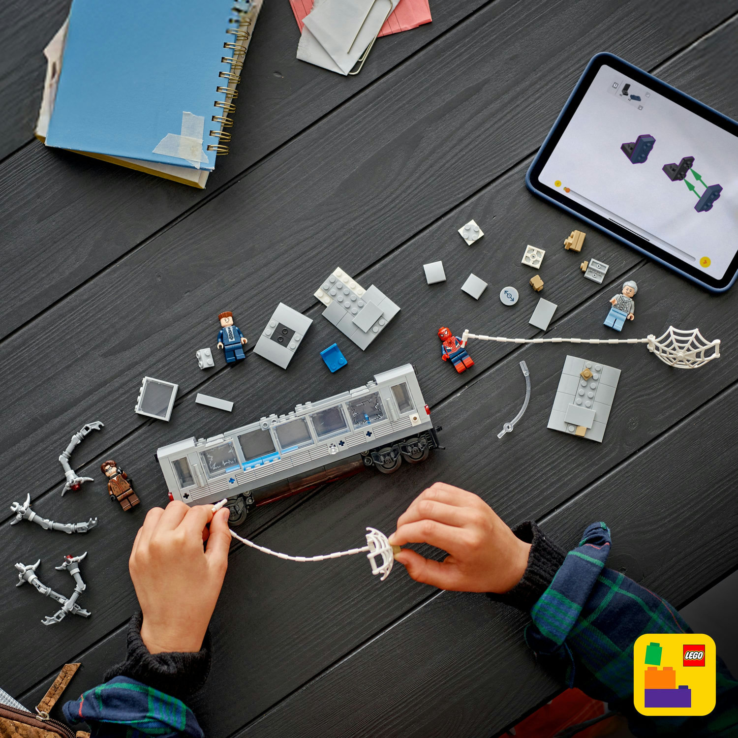 LEGO® Marvel 76321 Spider-Man vs. Doc Ock Scéna v metru - Obrázek 8