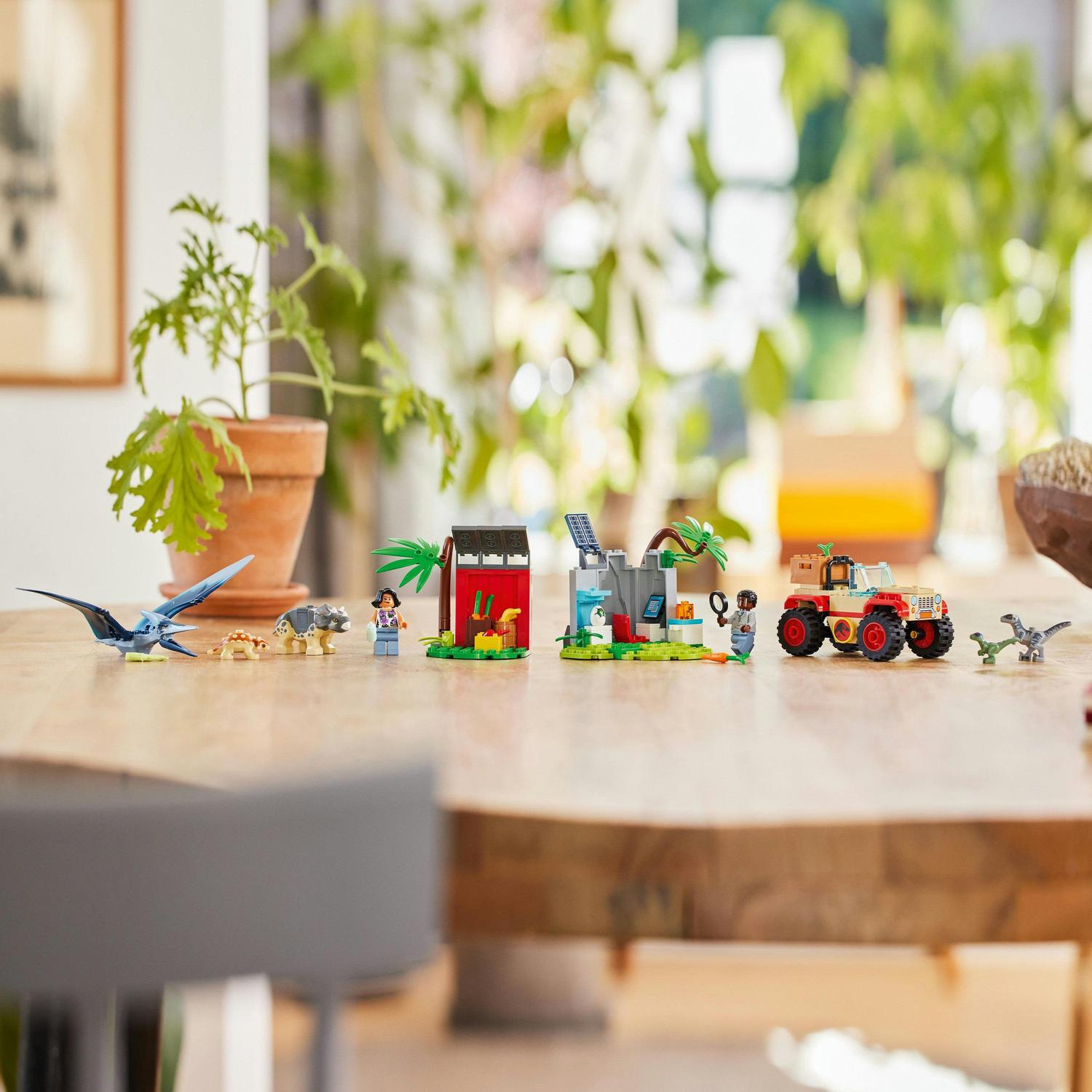 LEGO® Jurassic World 76963 Záchranářské středisko pro dinosauří mláďata - Obrázek 5