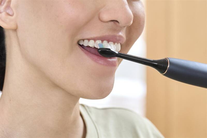 Philips Sonicare Optimal White HX6068/88 8 ks, černé - Obrázek 4