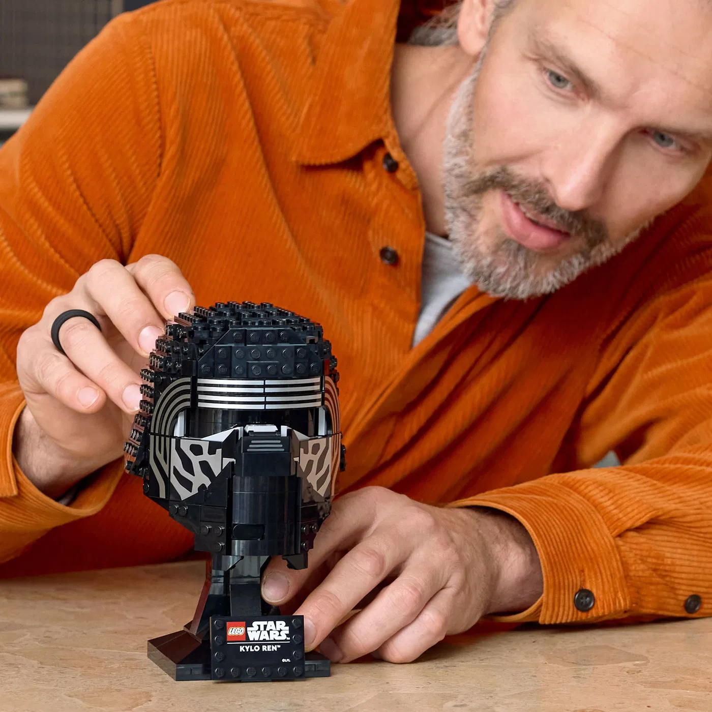 LEGO® Star Wars 75415 Kylo Renova helma - Obrázek 5