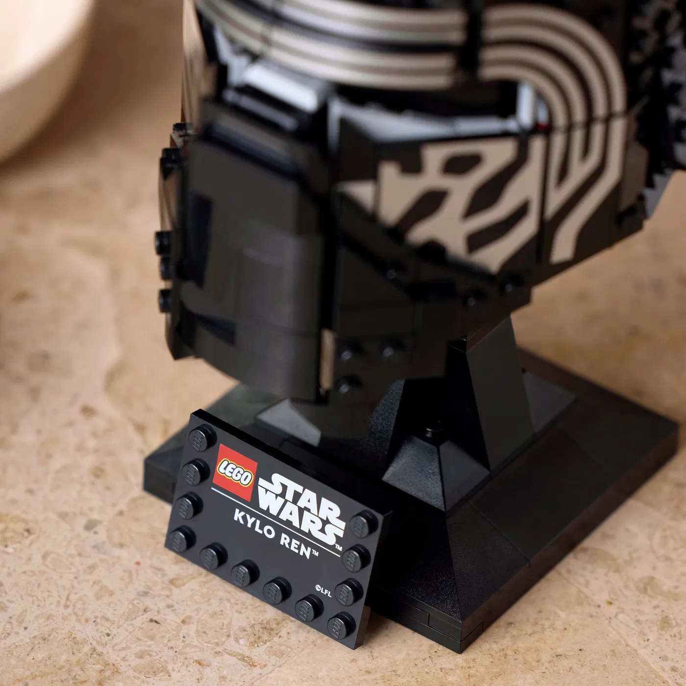 LEGO® Star Wars 75415 Kylo Renova helma - Obrázek 6