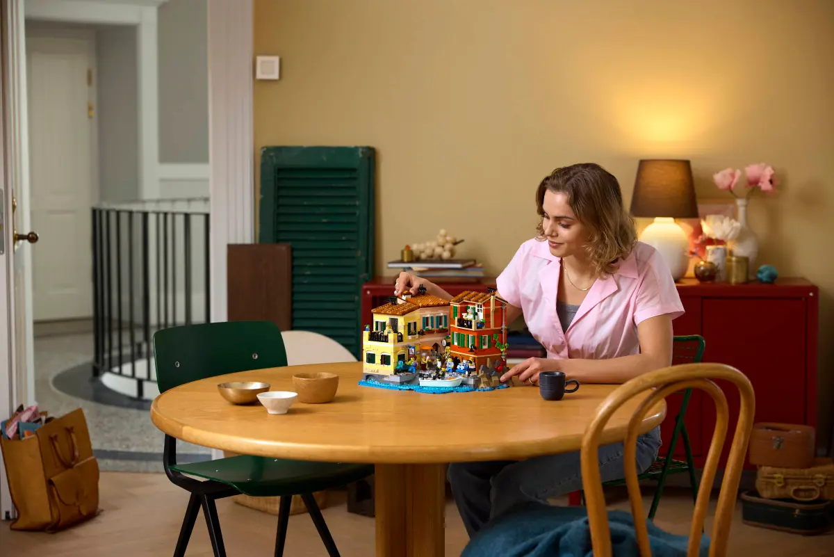 LEGO® Ideas 21359 Italská riviéra - Obrázek 7