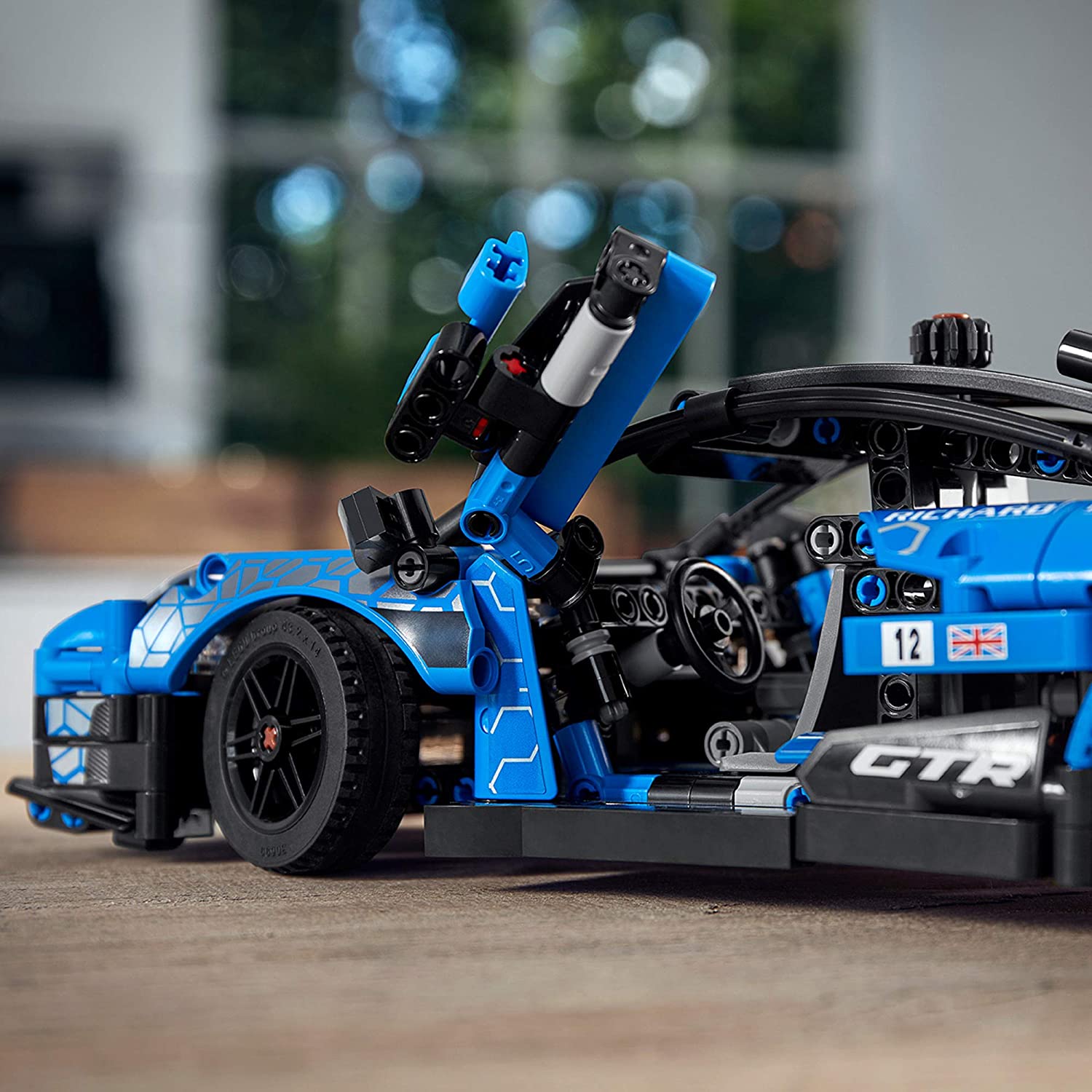 LEGO Technic 42123 McLaren Senna GTR - Obrázek 2