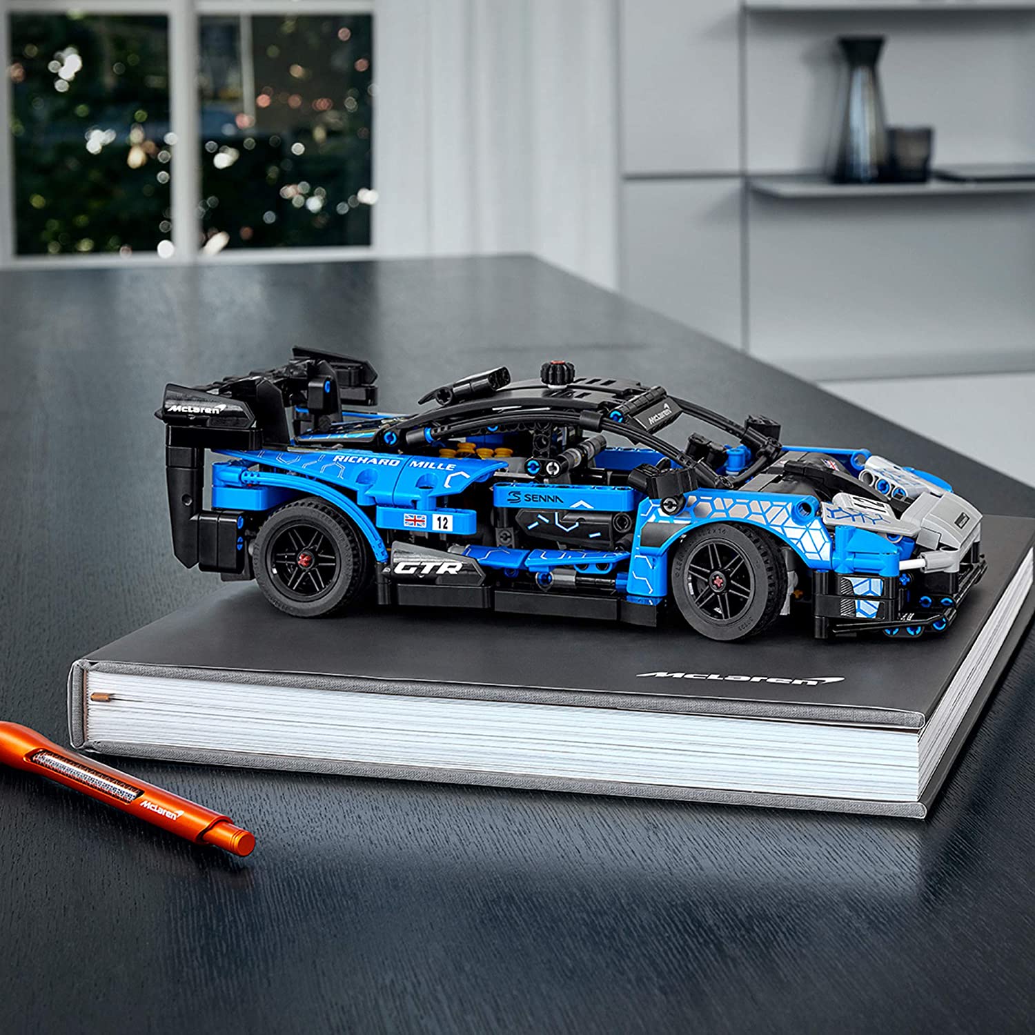 LEGO Technic 42123 McLaren Senna GTR - Obrázek 4