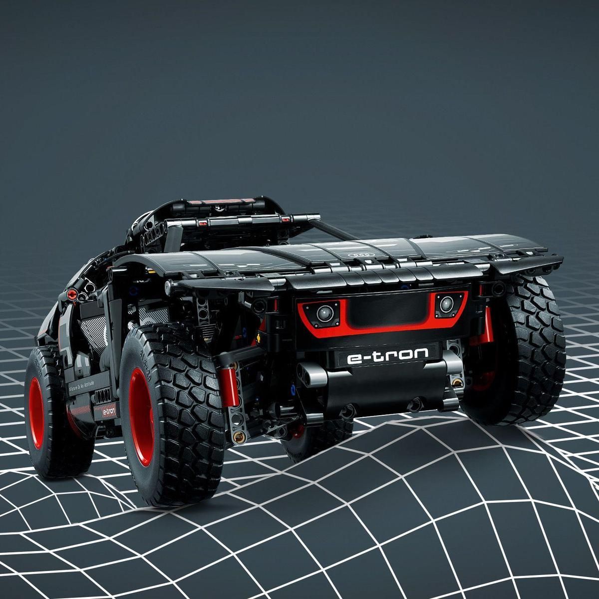 LEGO® Technic 42160 Audi RS Q e-tron - Obrázek 2