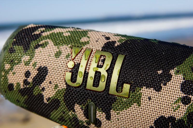 JBL Charge 5 squad - Obrázek 10