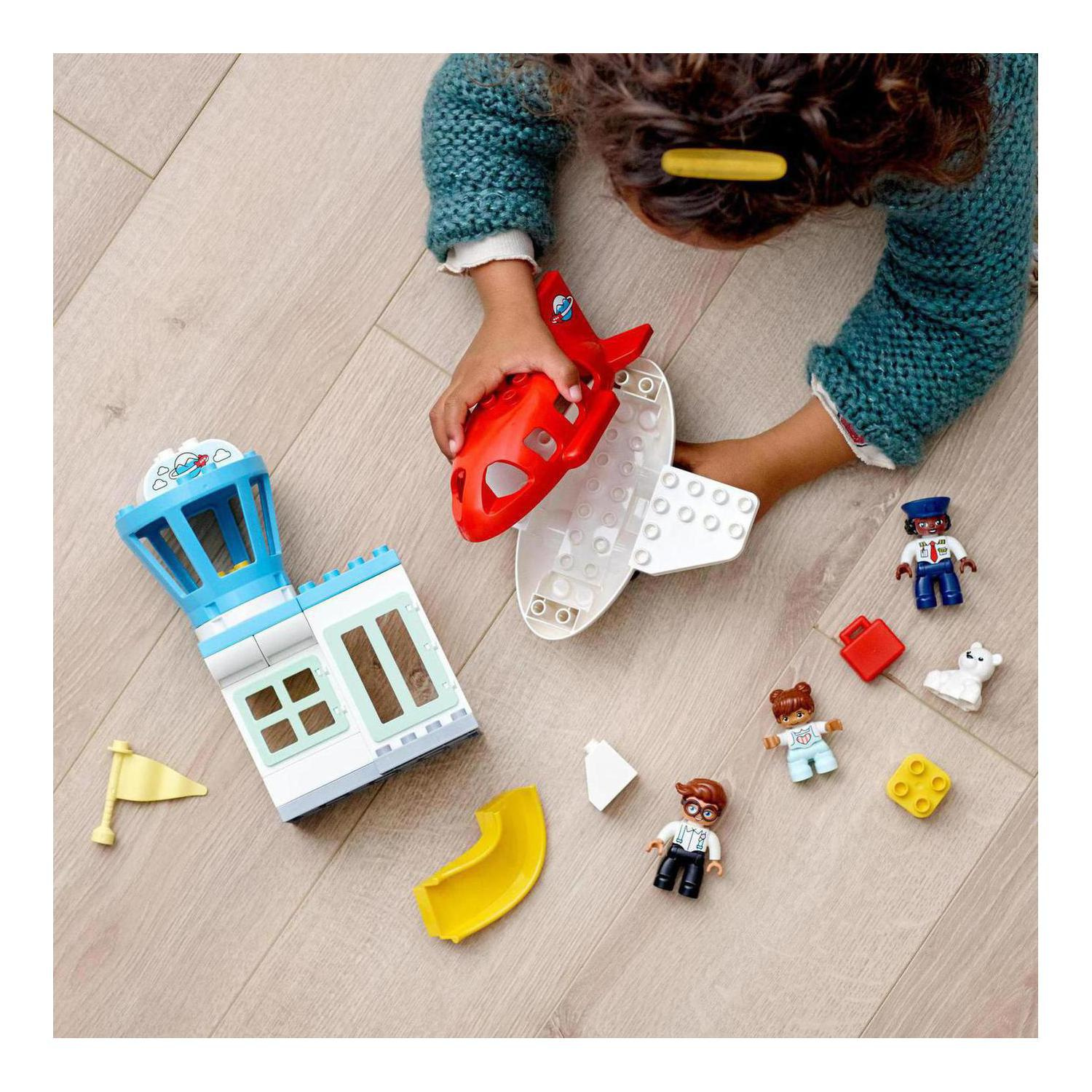 LEGO® DUPLO® Town 10961 Letadlo a letiště - Obrázek 4