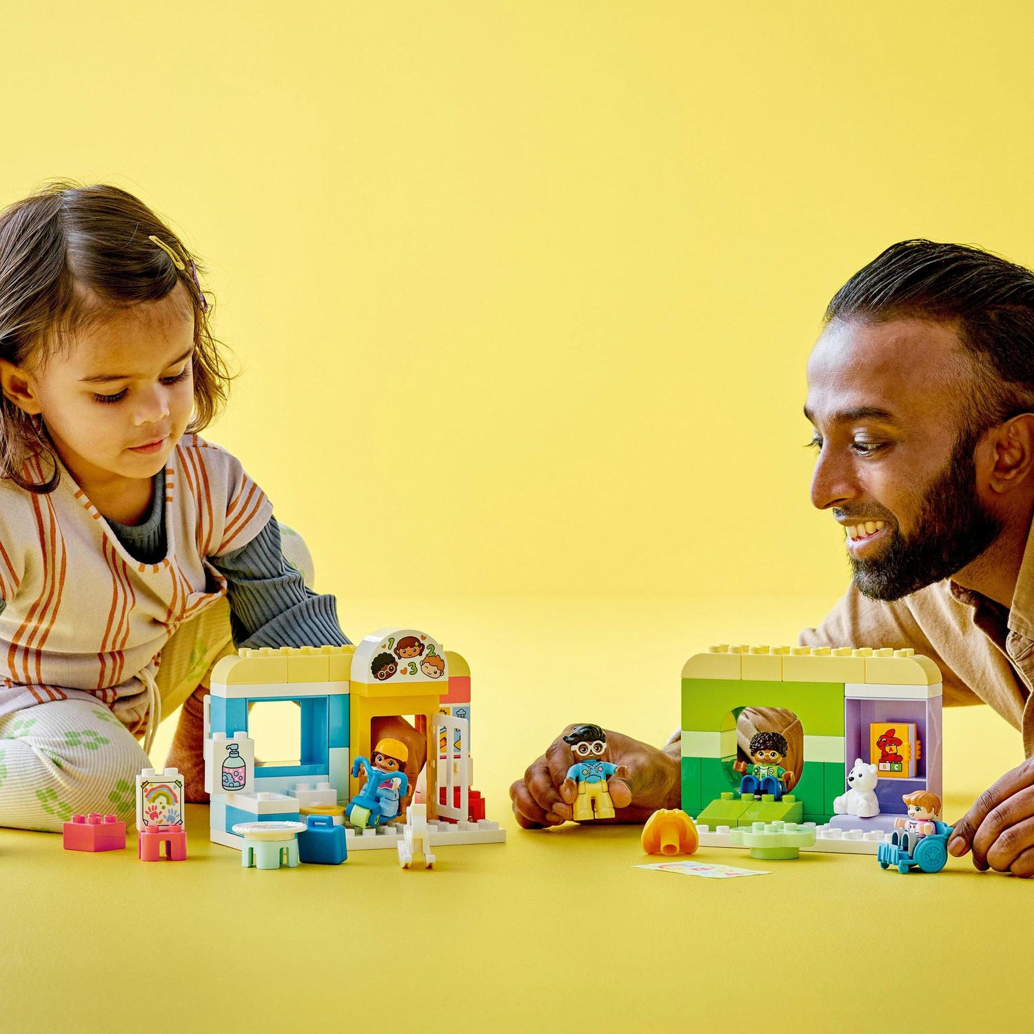 LEGO® DUPLO® 10992 Zábava ve školce - Obrázek 9