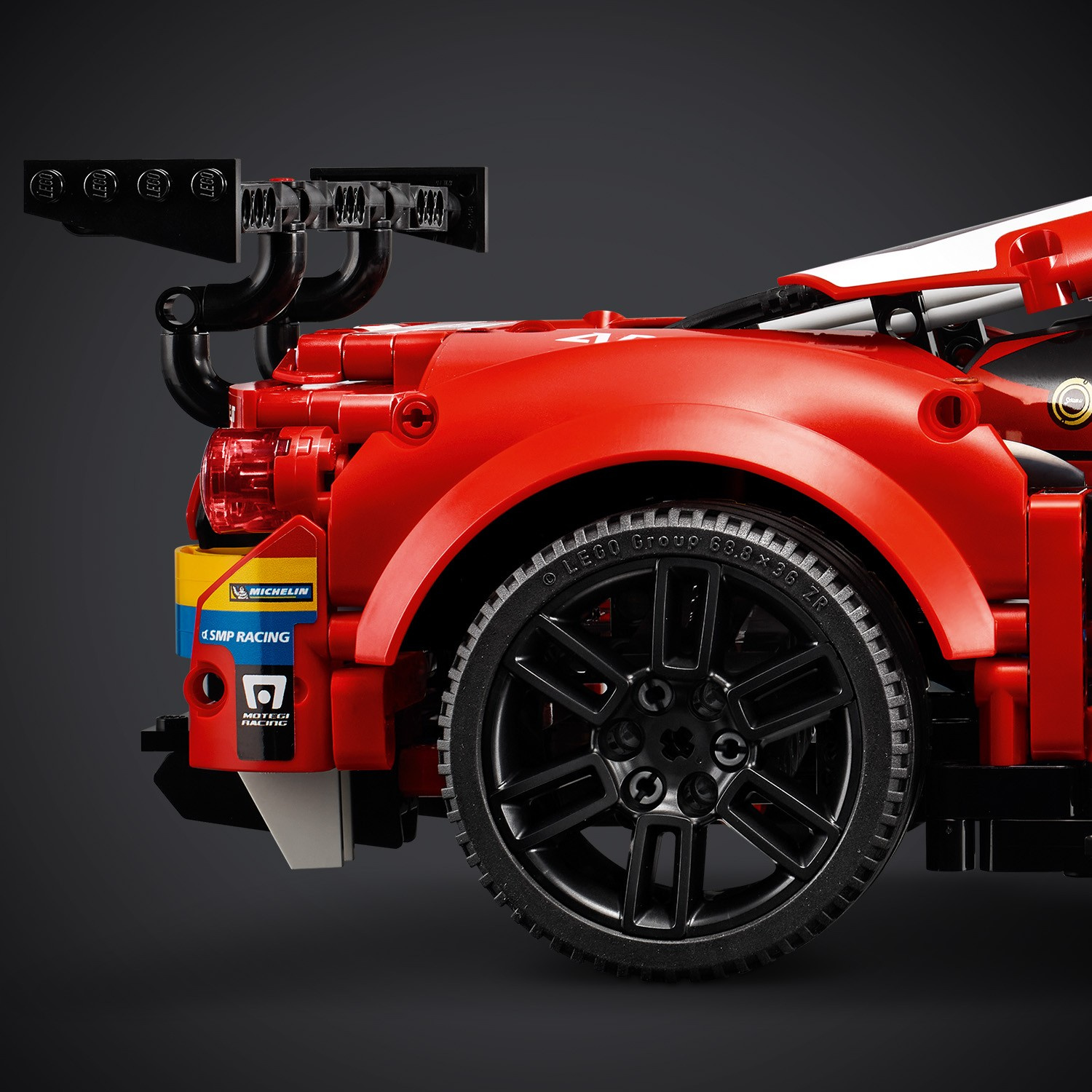 LEGO® Technic 42125 Ferrari 488 GTE AF Corse 51 - Obrázek 6
