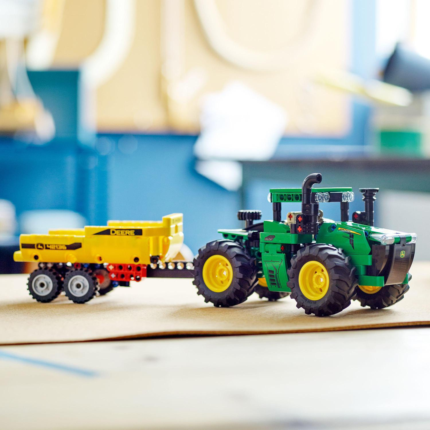 LEGO® Technic 42136 John Deere 9620R 4WD Tractor - Obrázek 7