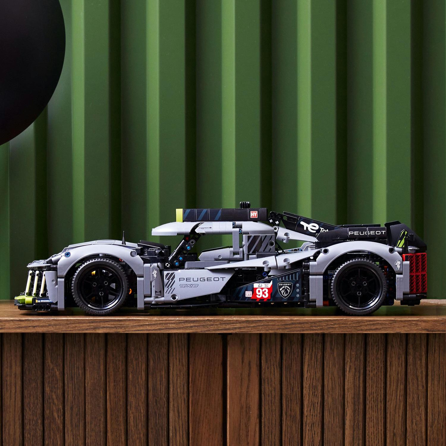 LEGO® Technic 42156 PEUGEOT 9X8 24H Le Mans Hybrid Hypercar - Obrázek 5