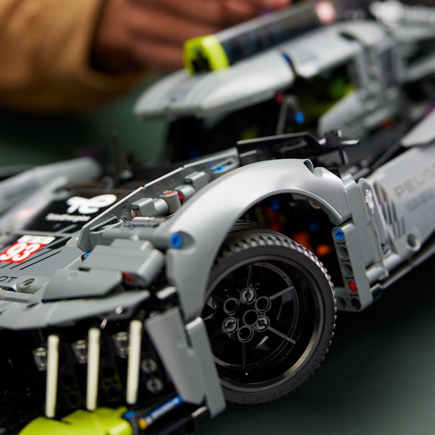 LEGO® Technic 42156 PEUGEOT 9X8 24H Le Mans Hybrid Hypercar - Obrázek 2