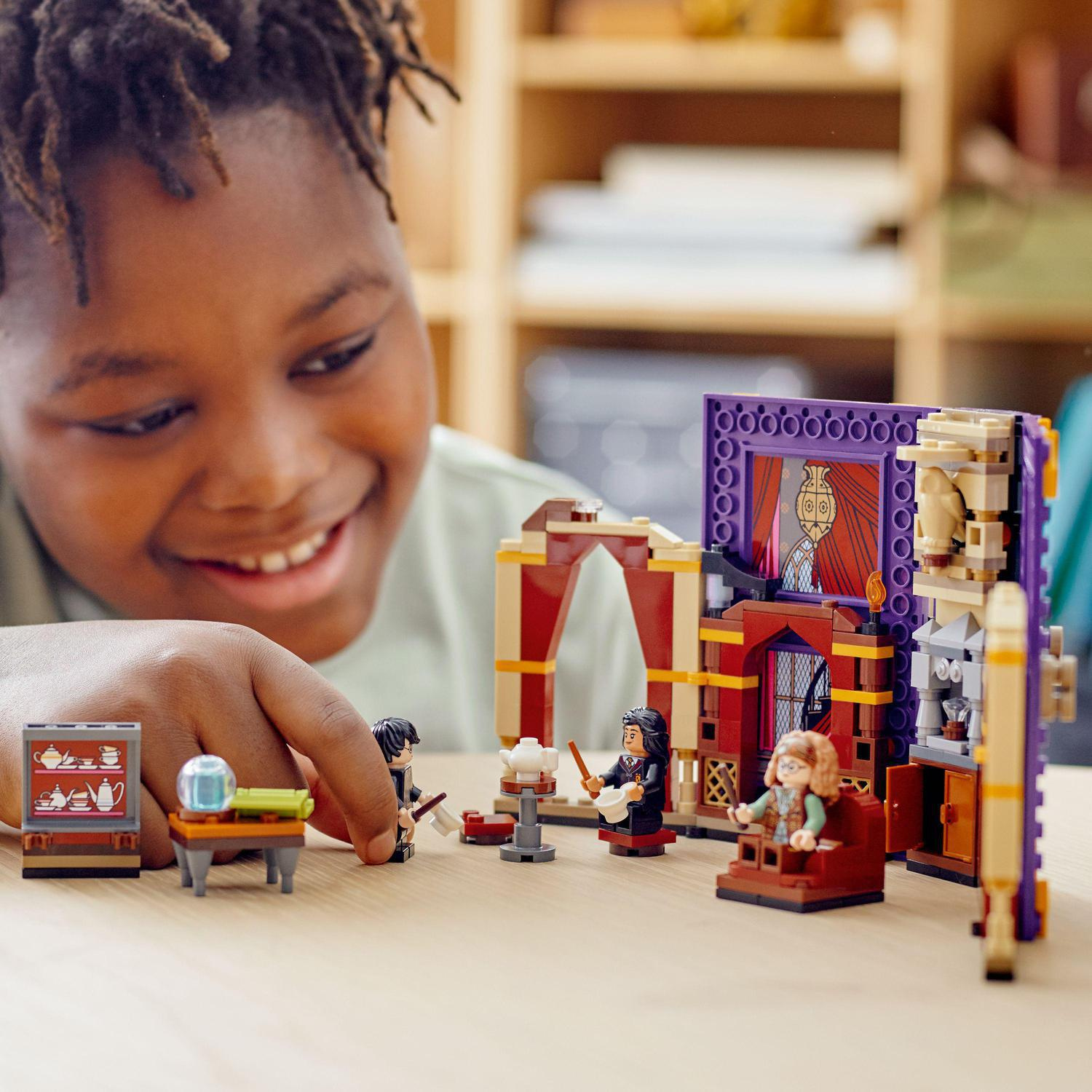 LEGO® Harry Potter™ 76396 Kouzelné momenty z Bradavic: Hodina jasnovidectví - Obrázek 3