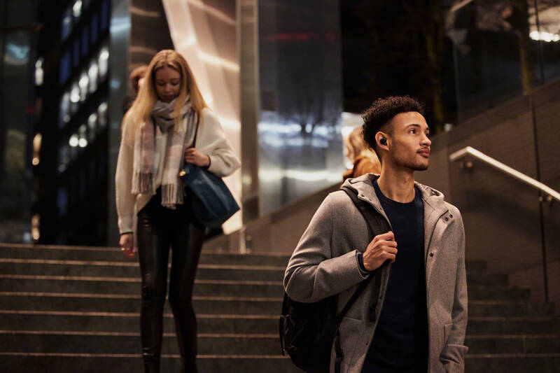 Sony WF-1000XM4 černá - Obrázek 20