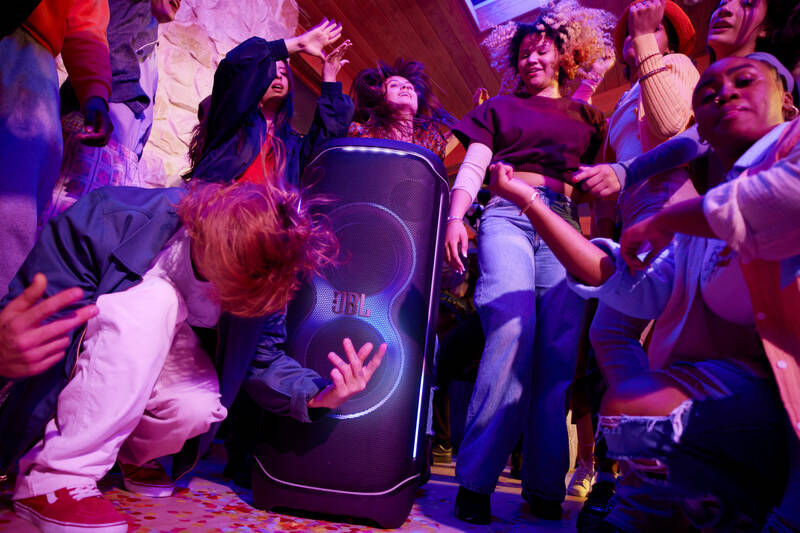 JBL PartyBox Ultimate, černá - Obrázek 12